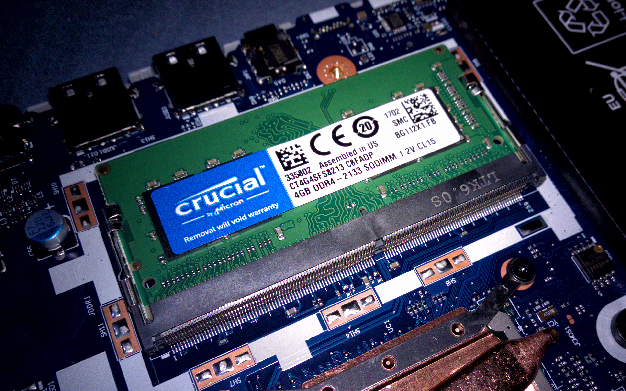 8GB RAM Laptops Are Back Because the Memory Crunch Finally Hit the Carry-On Bag