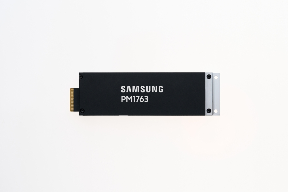 Samsung PM1763 Hits Mass Production — 28.4 GB/s, 9th-Gen V-NAND, and Zero DWPD Numbers in Sight